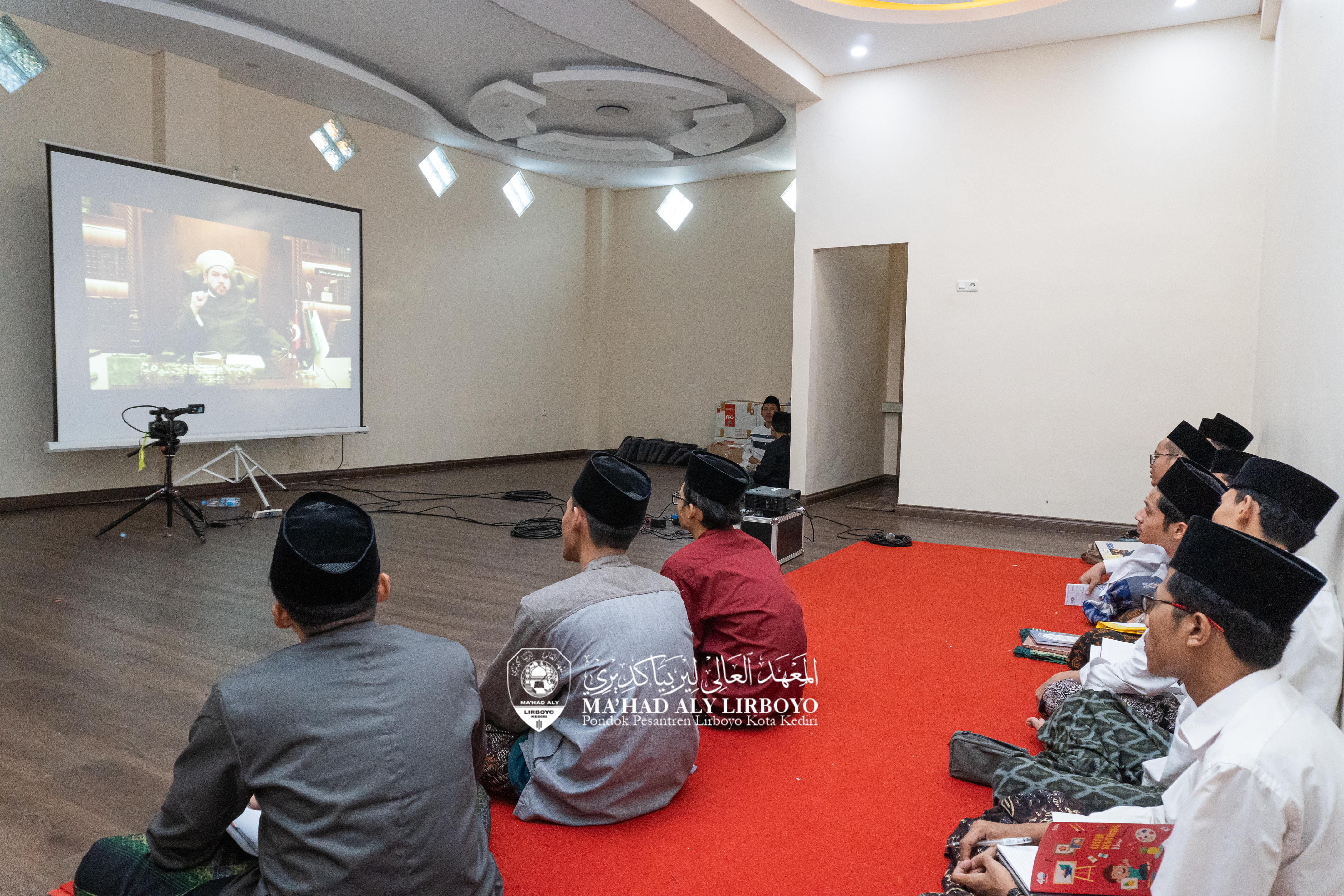 Mahasantri Ikuti Dauroh Hadits Aswaja Bersama Syekh Muhammad Awwamah dan Syekh Muhyiddin Awwamah dari Istanbul Turki