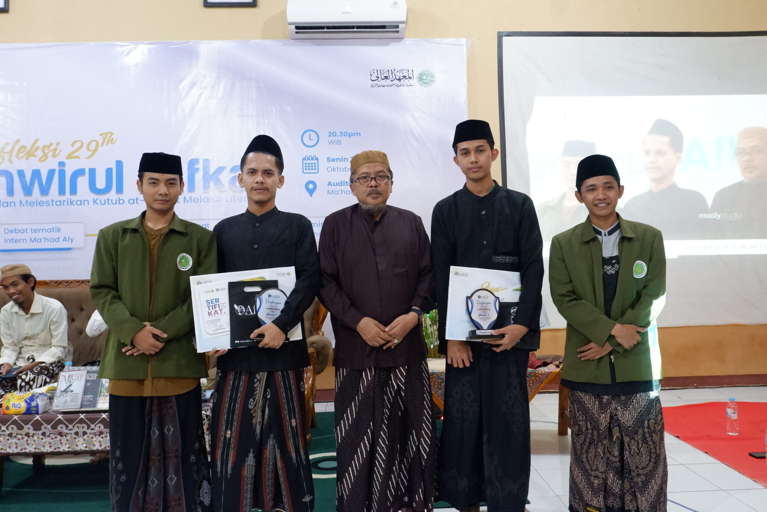 Dua Mahasantri Ma’had Aly Lirboyo Sabet Juara dalam LKTI Nasional Tanwirul Afkar 2025