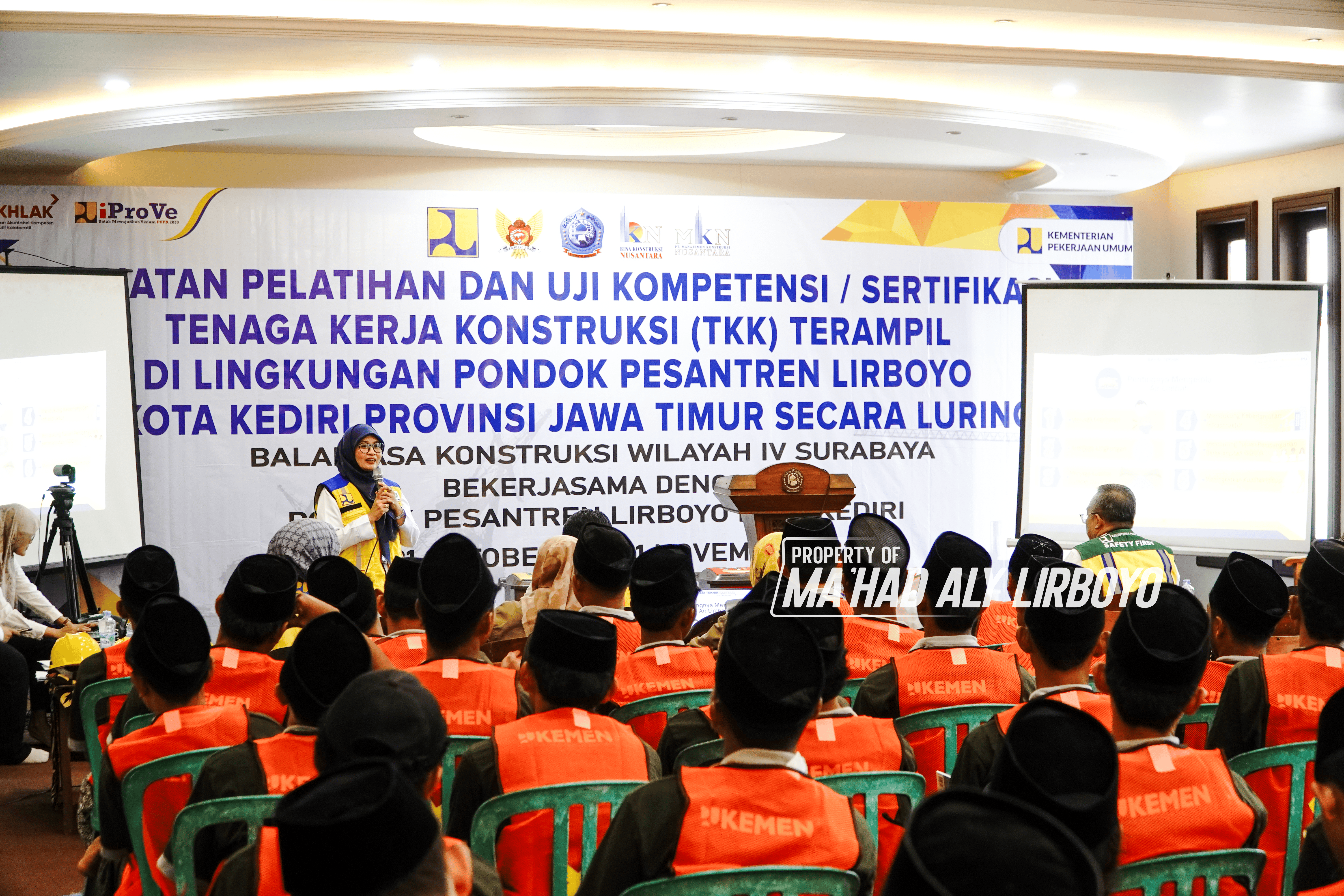 116 Santri Lirboyo Ikuti Pelatihan dan Sertifikasi Tenaga Kerja Konstruksi KemenPU