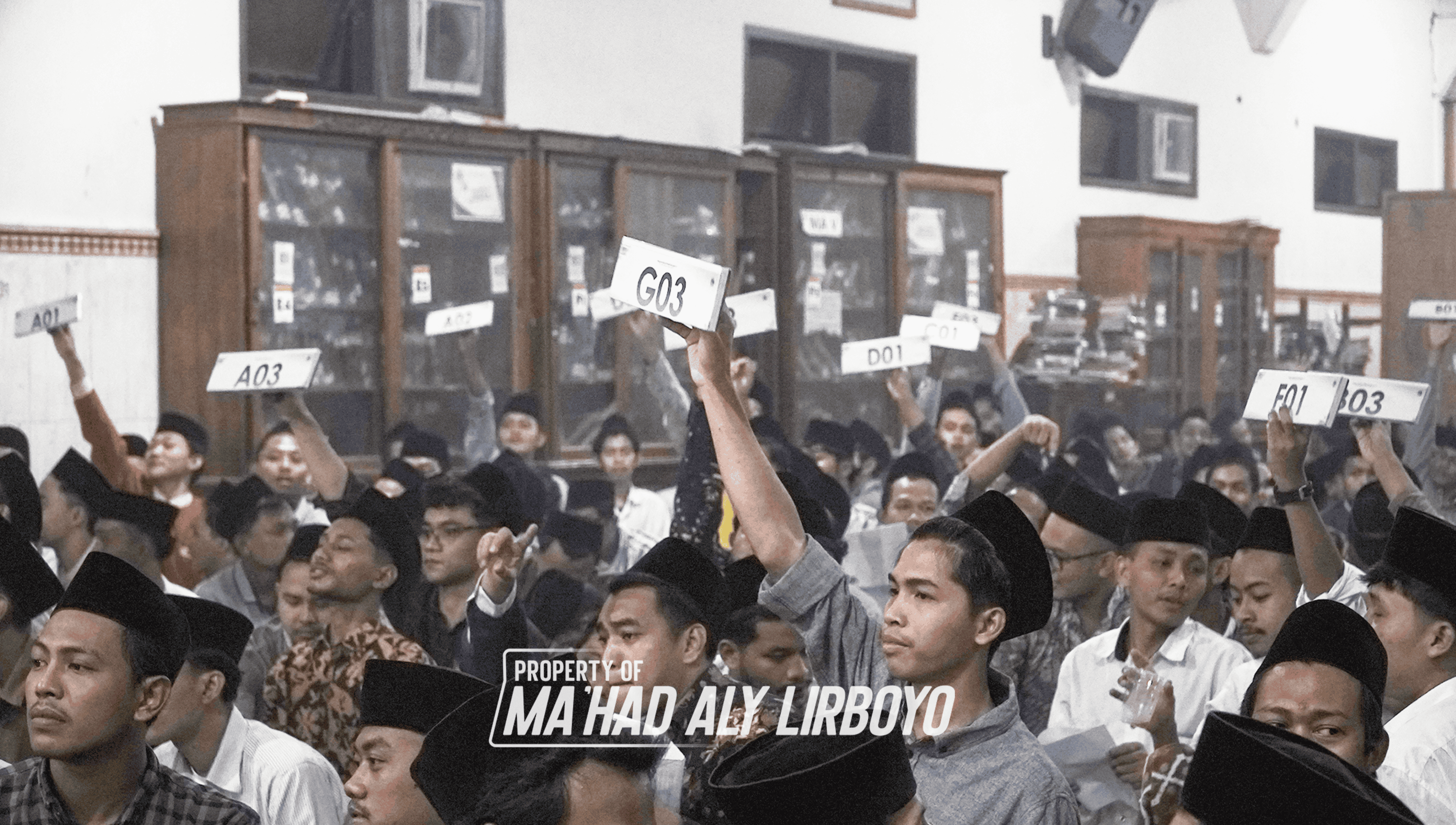 Mahasantri Semester Dua Ma’had Aly Lirboyo Ulas Kesenjangan Gaji Guru Honorer dan PNS dalam Forum Bahtsul Masail