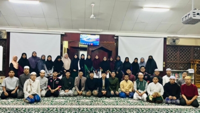 Alumnus Marhalah Tsaniyah Ma’had Aly Lirboyo Hidupkan Pengajian Kitab Turāth di Universiti Pendidikan Sultan Idris Malaysia