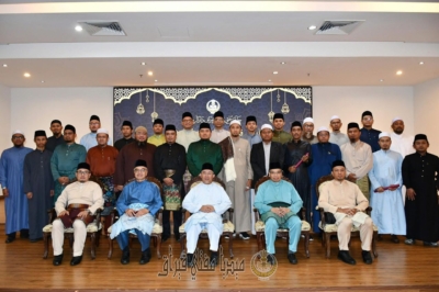 Perkuat Benteng Aswaja dan Turath di Malaysia, 10 Alumni Ma’had Aly Lirboyo Resmi Dilantik Jadi Pemegang Tauliah Mengajar Negeri Perak