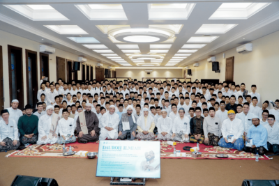 Habib Salim bin Umar bin Hafidz Kunjungi Lirboyo, Isi Daurah Ilmiah Bersama Mahasantri Ma’had Aly