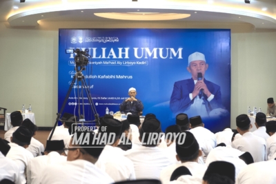 Mahasantri Marhalah Tsaniyah Dalami Ilmu Tasawuf bersama KH. Abdulloh Kafabihi Mahrus