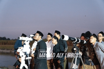 Hilal Awal Shafar 1448 H Terlihat di Kediri, 40 Mahasantri Ma’had Aly Lirboyo Ikuti Rukyah