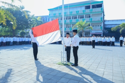 Semarak HUT ke-81 RI, Ribuan Mahasantri Ma’had Aly Lirboyo Ikuti Upacara Kemerdekaan dengan Khidmat