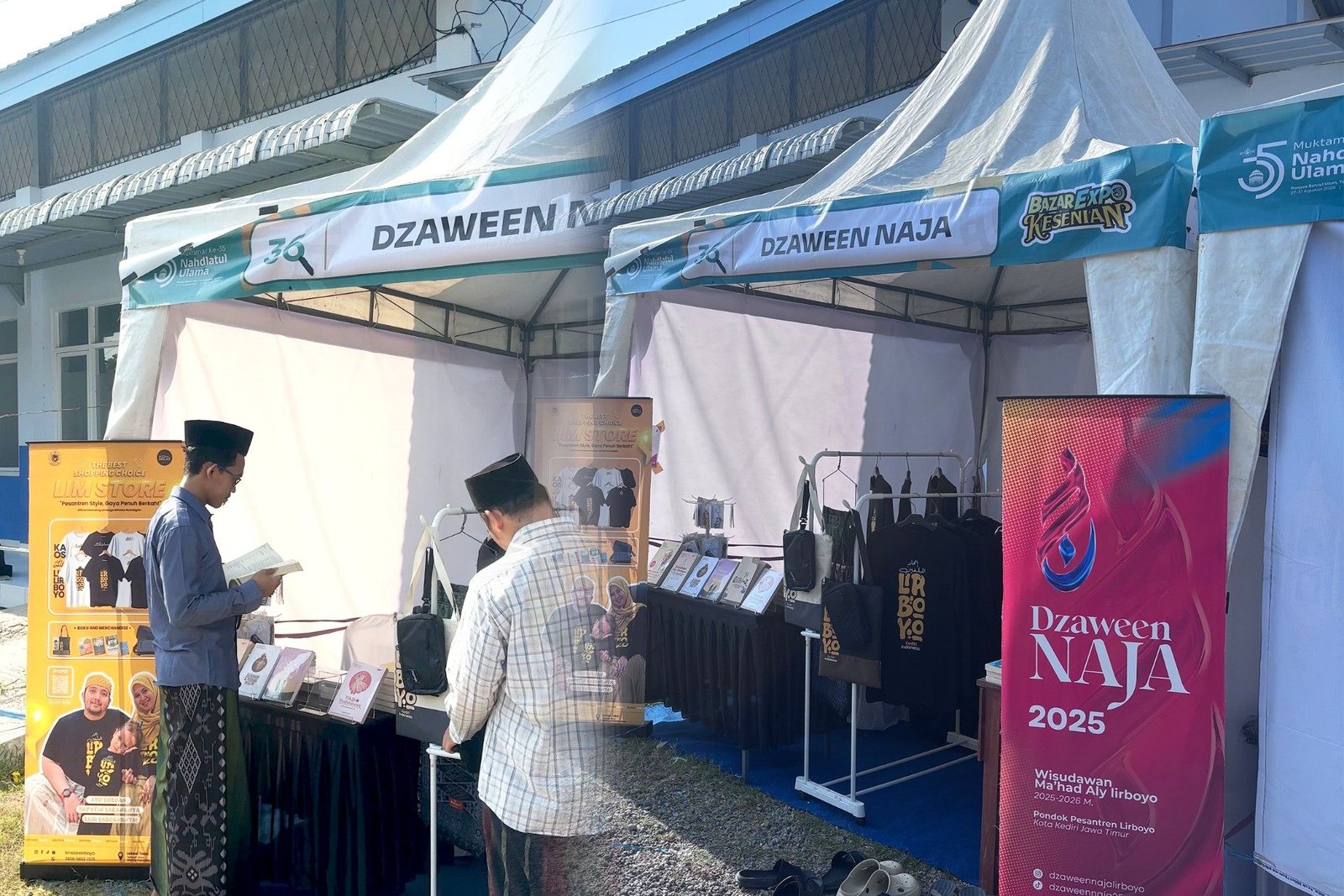Semarakkan Muktamar NU ke-35, Wisudawan Ma’had Aly Lirboyo Gelar Bazar Buku Karya Ilmiah