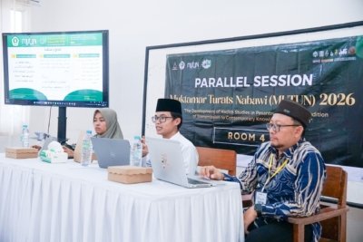 Mahasantri Marhalah Tsaniyah Ma’had Aly Lirboyo Presentasikan Kajian Demonstrasi Perspektif Hadis di ICHS-MUTUN 2026